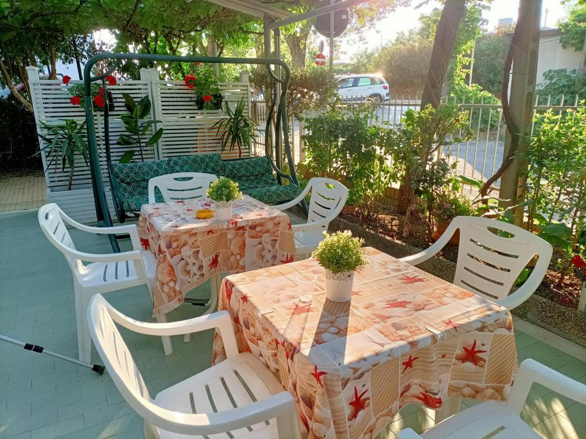 Villa Lauda B&B Rimini Buitenkant foto