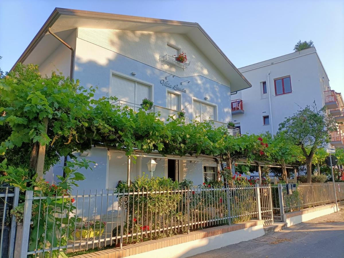 Villa Lauda B&B Rimini Buitenkant foto