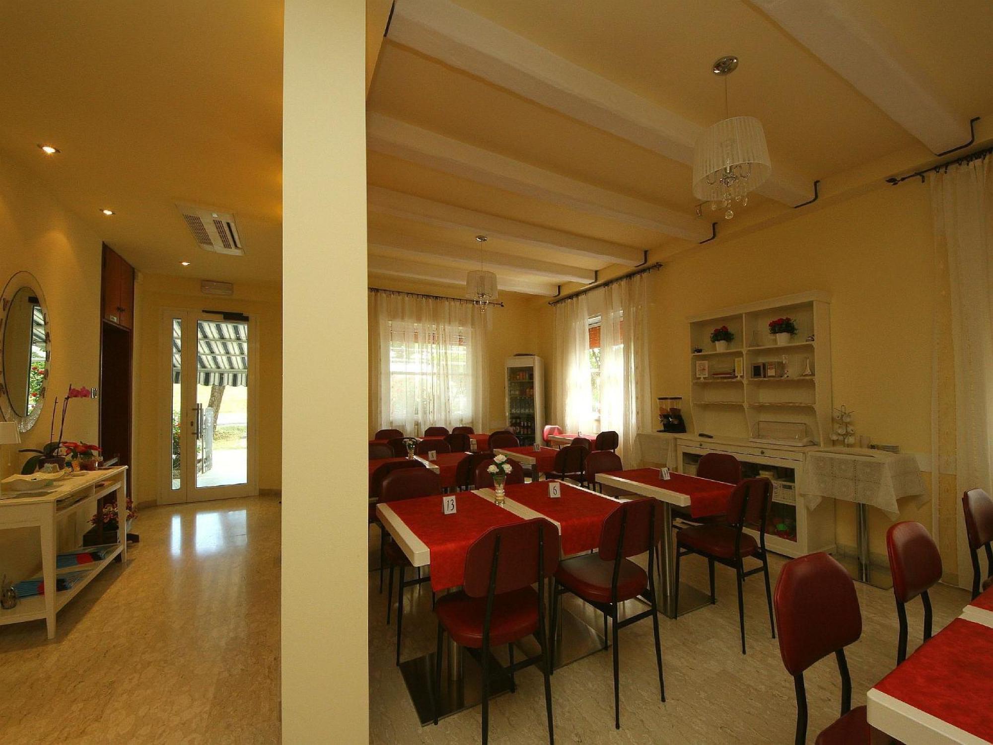 Villa Lauda B&B Rimini Buitenkant foto