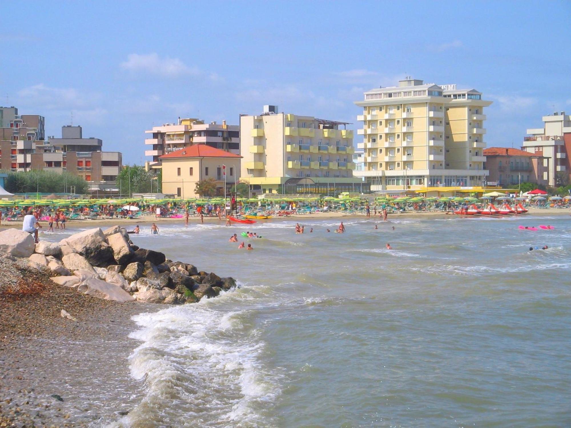 Villa Lauda B&B Rimini Buitenkant foto
