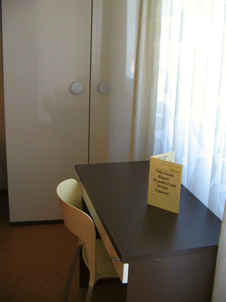 Villa Lauda B&B Rimini Buitenkant foto