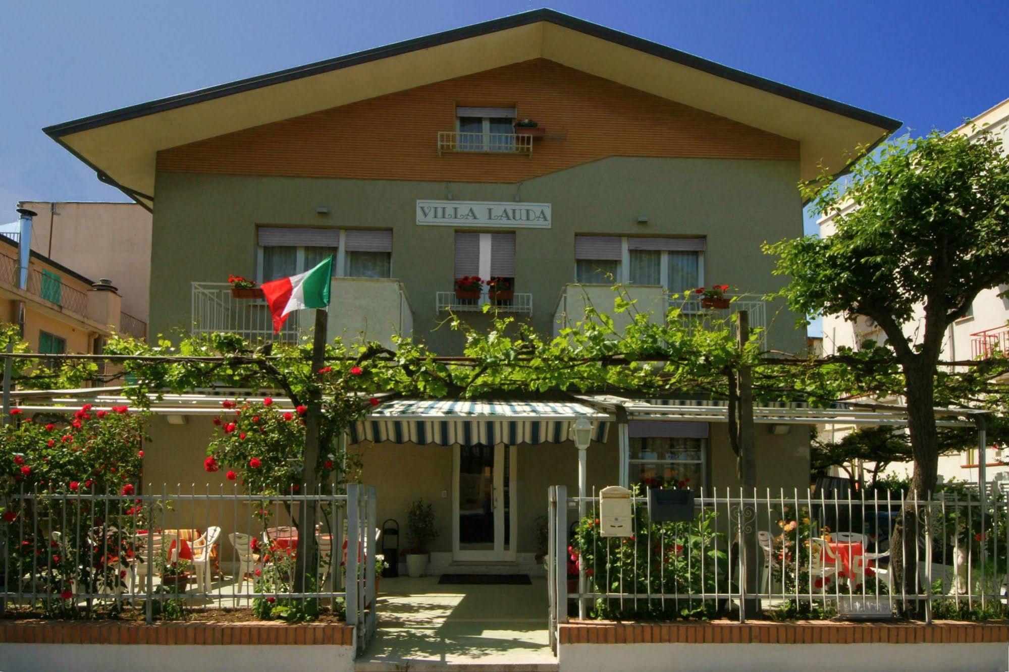 Villa Lauda B&B Rimini Buitenkant foto
