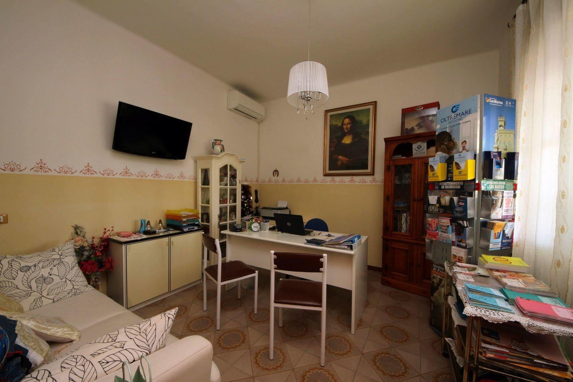 Villa Lauda B&B Rimini Buitenkant foto