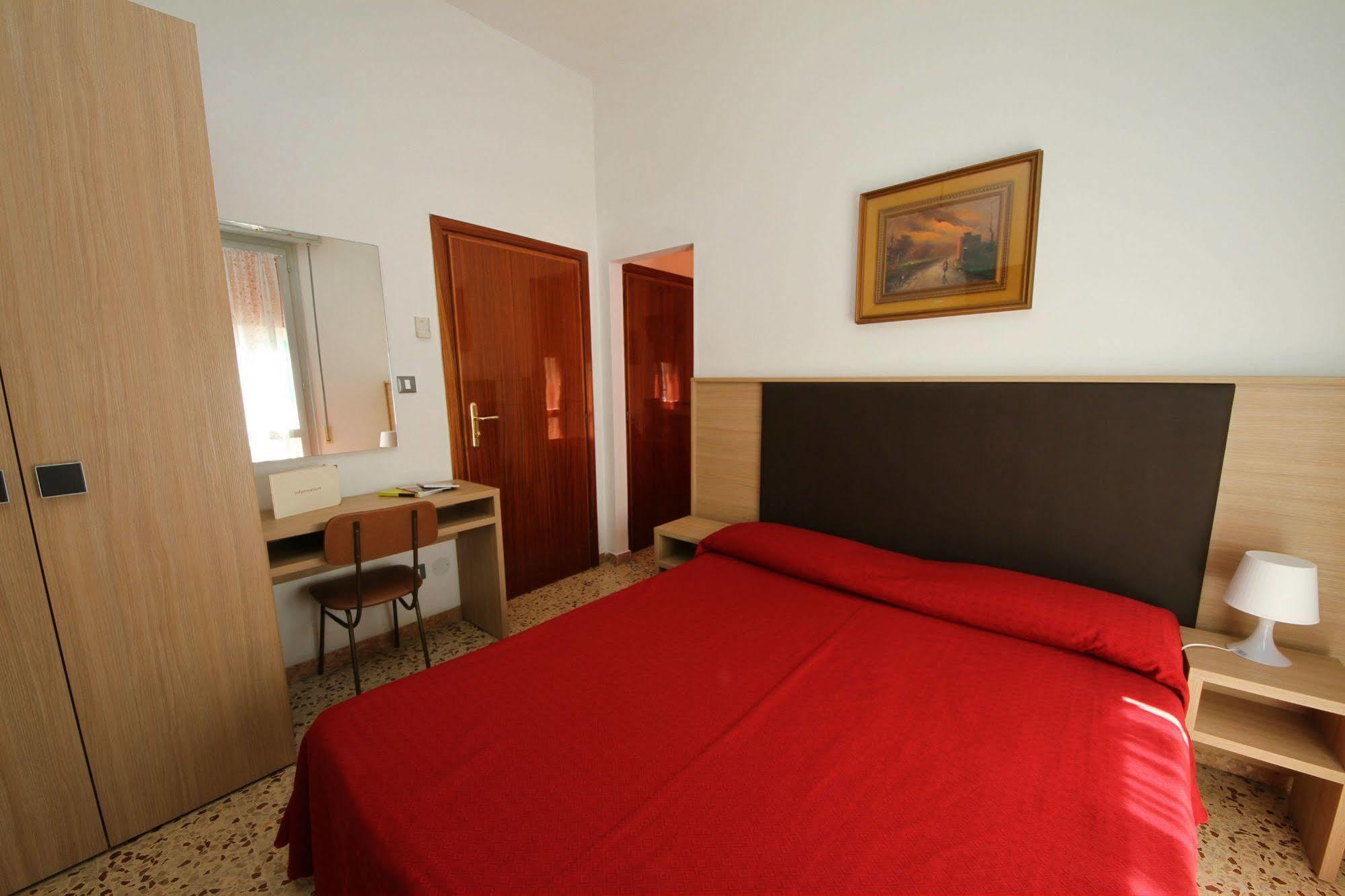 Villa Lauda B&B Rimini Buitenkant foto