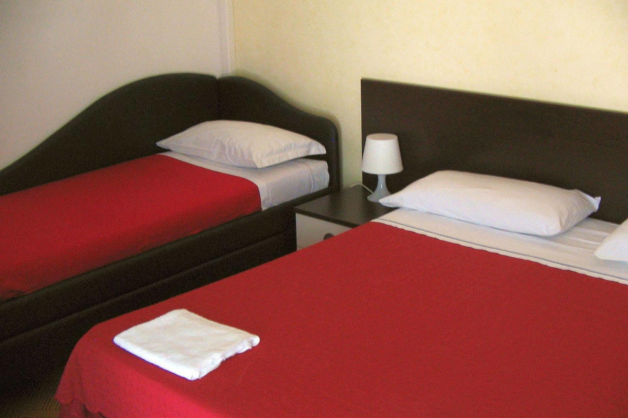 Villa Lauda B&B Rimini Buitenkant foto