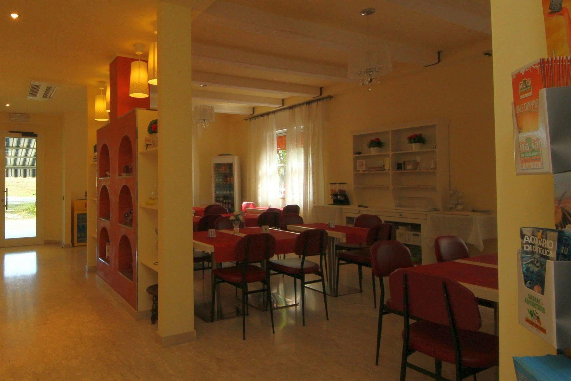 Villa Lauda B&B Rimini Buitenkant foto